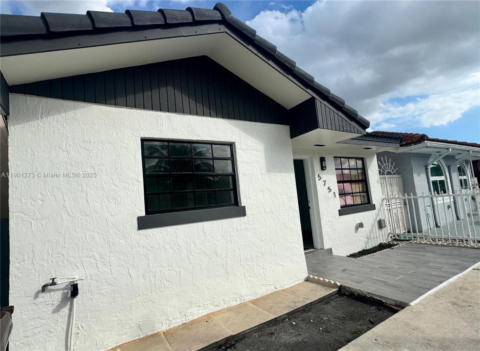 5751 W 21st Ct, Hialeah, Флорида 33016, Соединенные Штаты