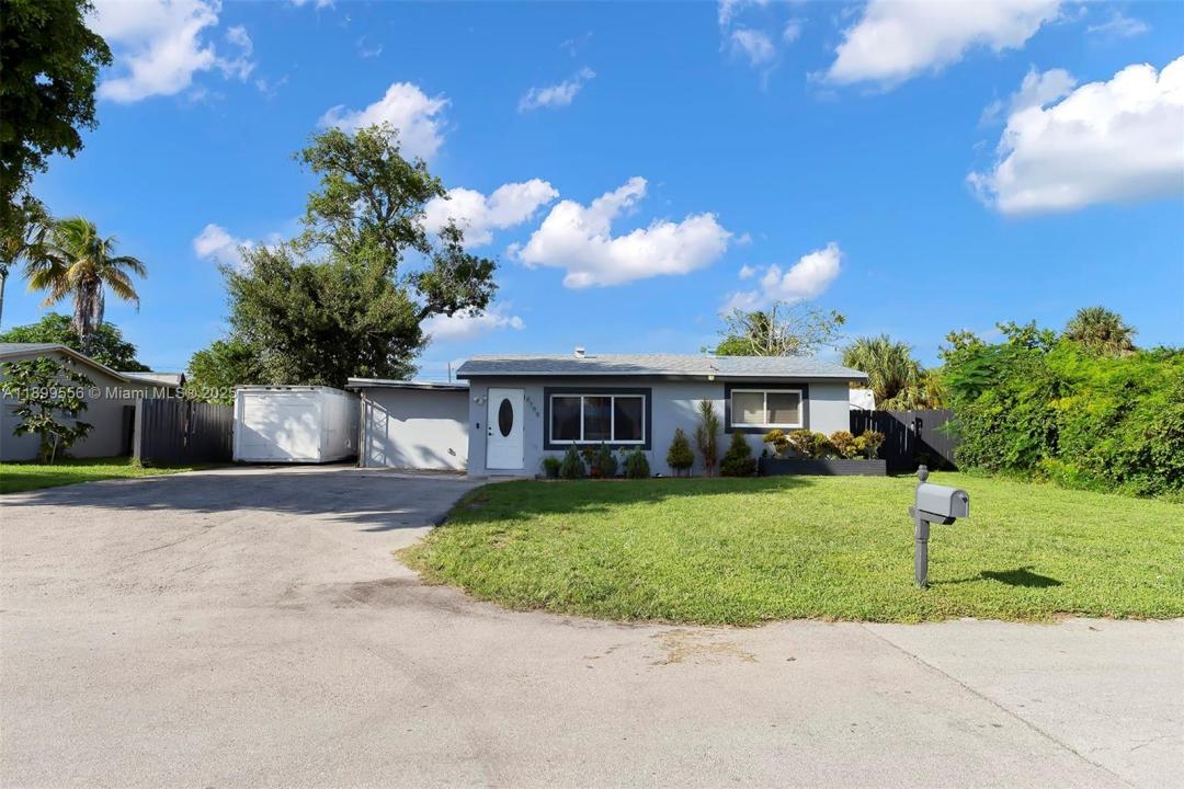 6108 NW 8th St, Margate, Florida 33063