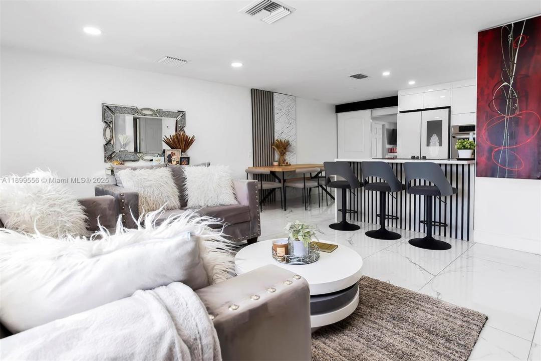 6108 NW 8th St, Margate, Florida 33063