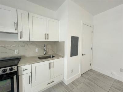 1201 Pennsylvania Ave 208, Miami Beach, Florida 33139, USA