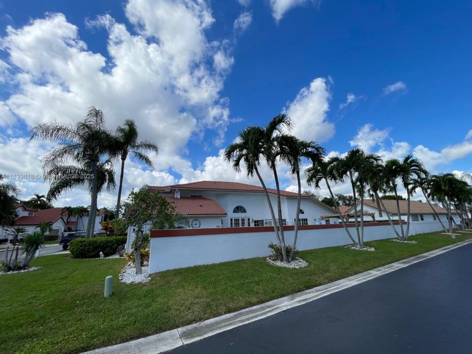 6953 Columbia Ct, Margate, Florida 33063