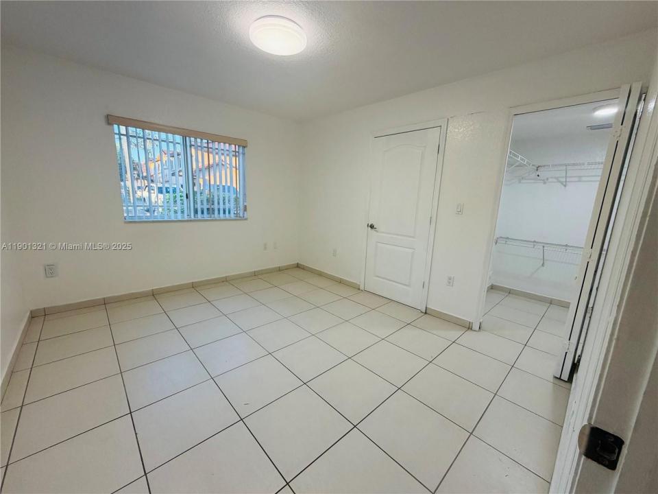 17302 NW 74th Ave 102, Hialeah, פלורידה 33015, ארצות הברית של אמריקה