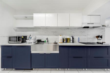 18001 N Bay Rd 505, Sunny Isles Beach, Florida 33160, USA