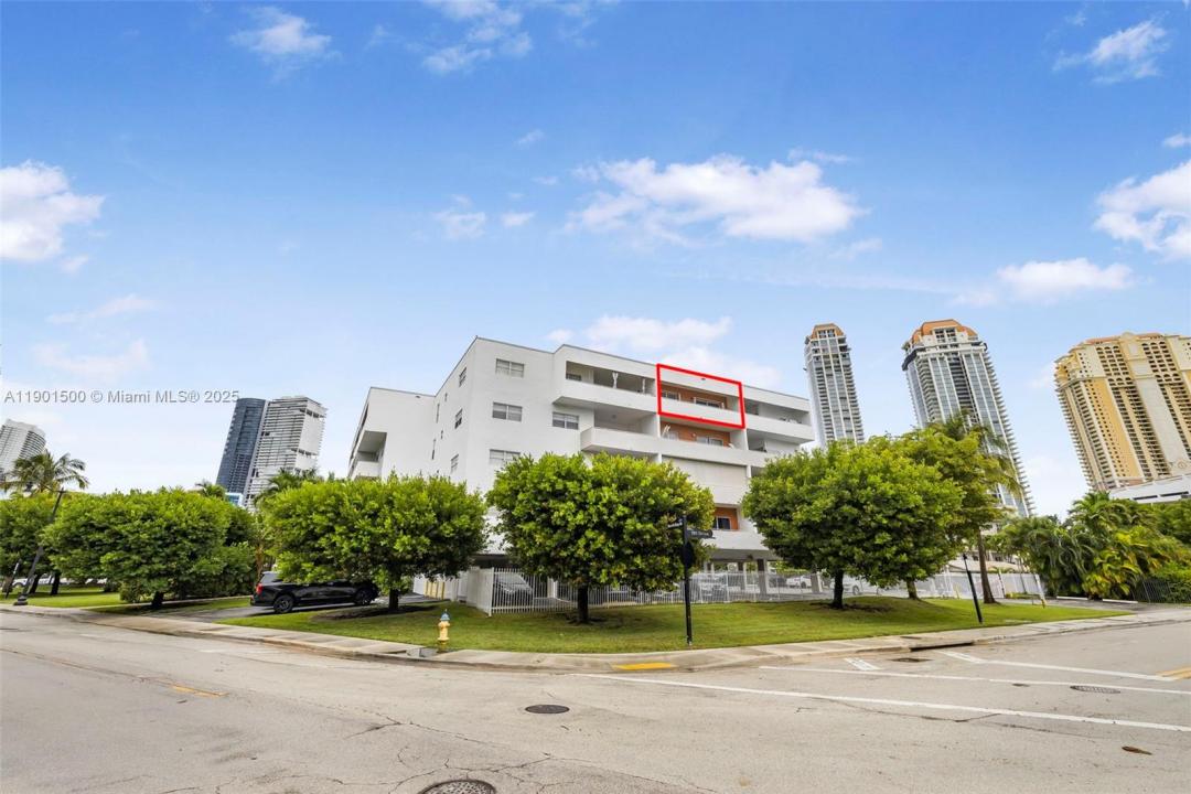 18001 N Bay Rd 505, Sunny Isles Beach, Florida 33160