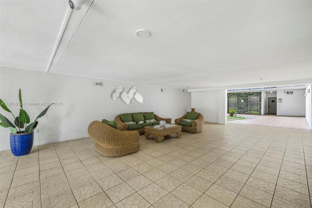 18001 N Bay Rd 505, Sunny Isles Beach, Florida 33160