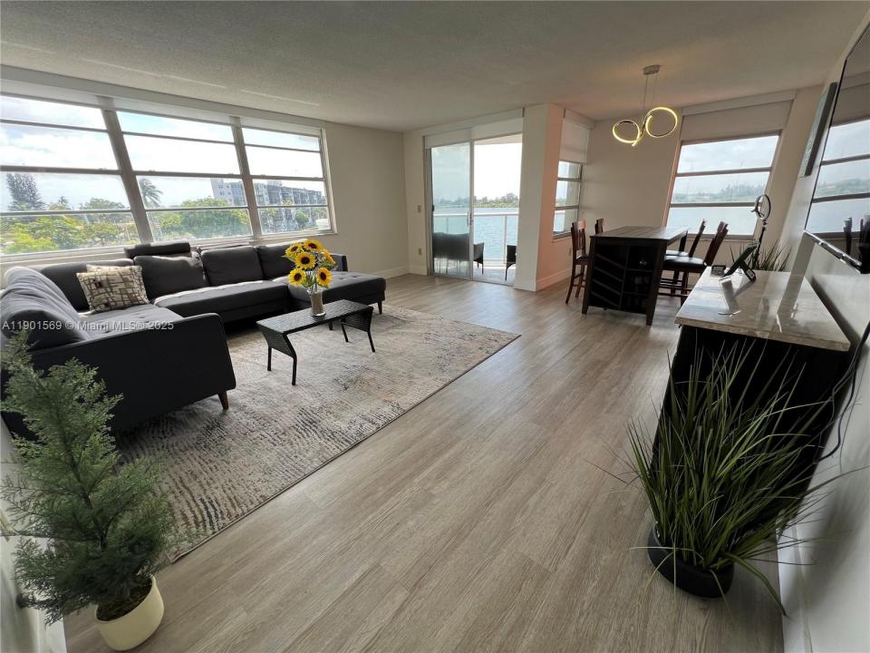 1301 NE Miami Gardens Dr 405W, Miami, Florida 33179