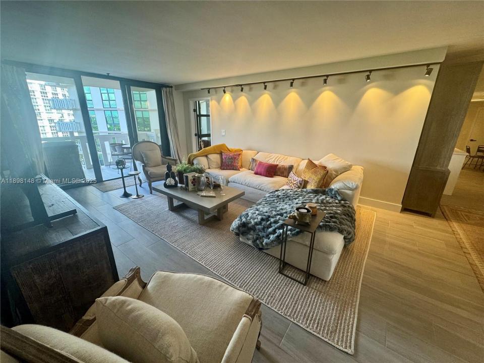 1121 Crandon Blvd E504, Key Biscayne, Florida 33149