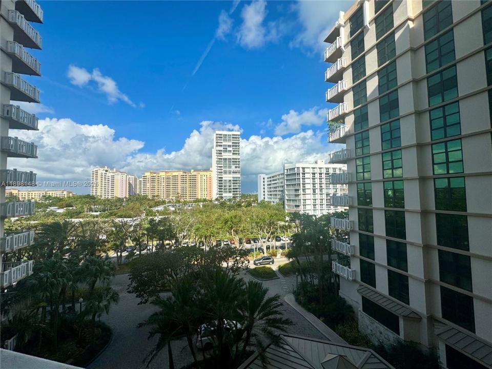 1121 Crandon Blvd E504, Key Biscayne, Florida 33149