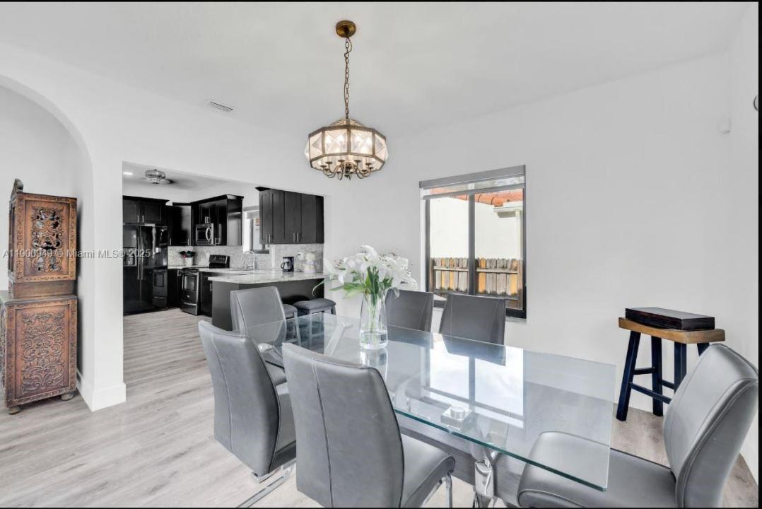 2152 SW 10th St, Miami, Florida 33135