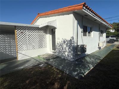 1120 NW 32nd Ct BACK, Miami, Florida 33125, USA