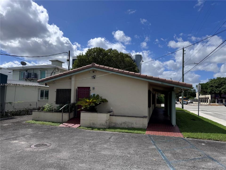 2660 SW 3rd St, Miami, Florida 33135, Estados Unidos