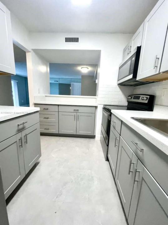 20730 NE 4 PL 106, Miami, 佛羅里達州 33179, 美國