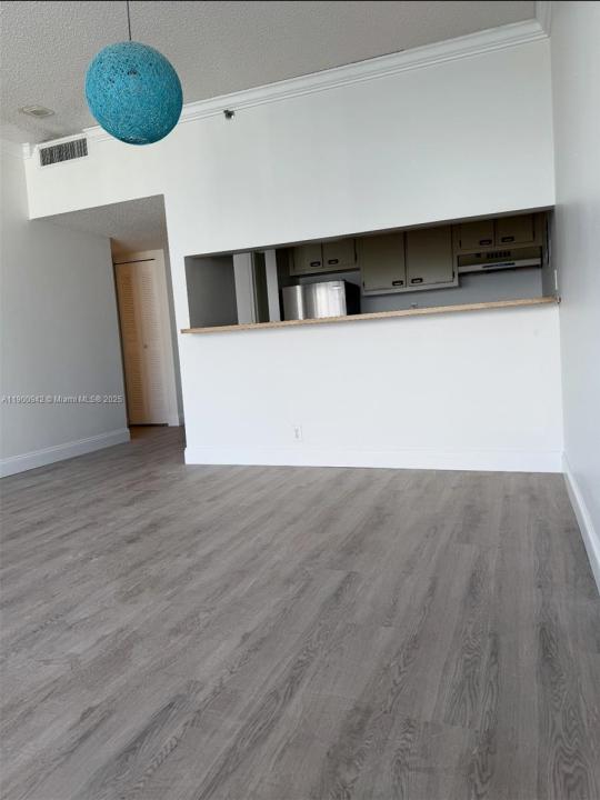 7601 E Treasure Dr PH112, North Bay Village, Florida 33141, Stati Uniti