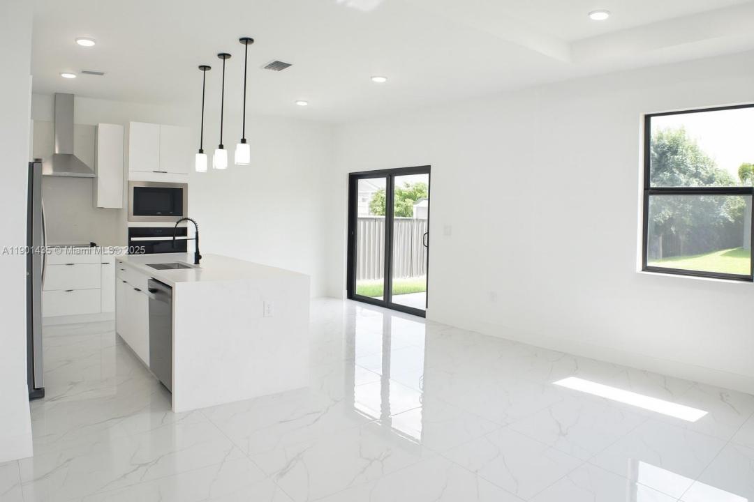 3813 SW 25TH ST, Lehigh Acres, Florida 33976, USA