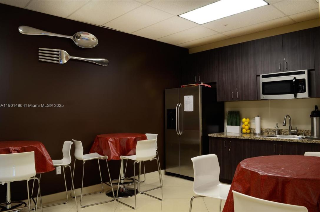 15800 Pines Blvd 324, Pembroke Pines, Florida 33027, USA