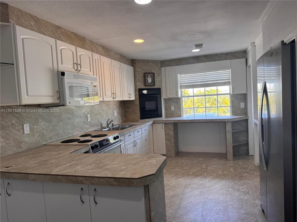 969 Plantation Rd, Key Largo, Florida 33037