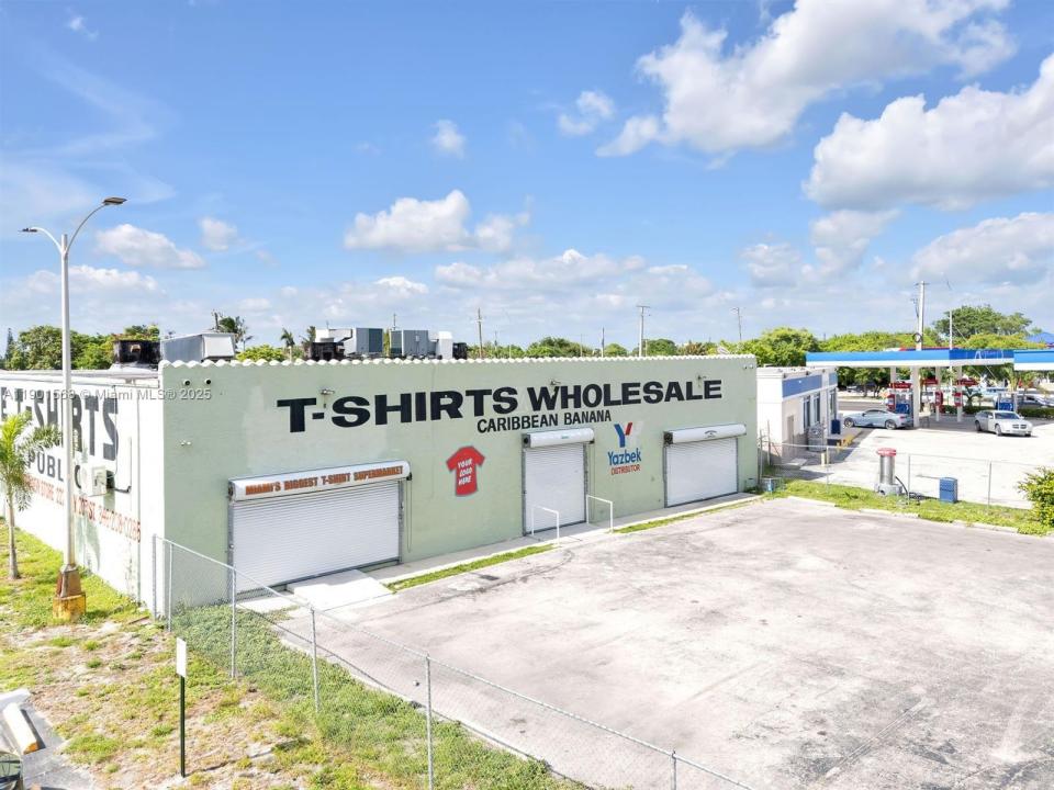 3221 NW 79th St, Miami, Флорида 33147, Соединенные Штаты