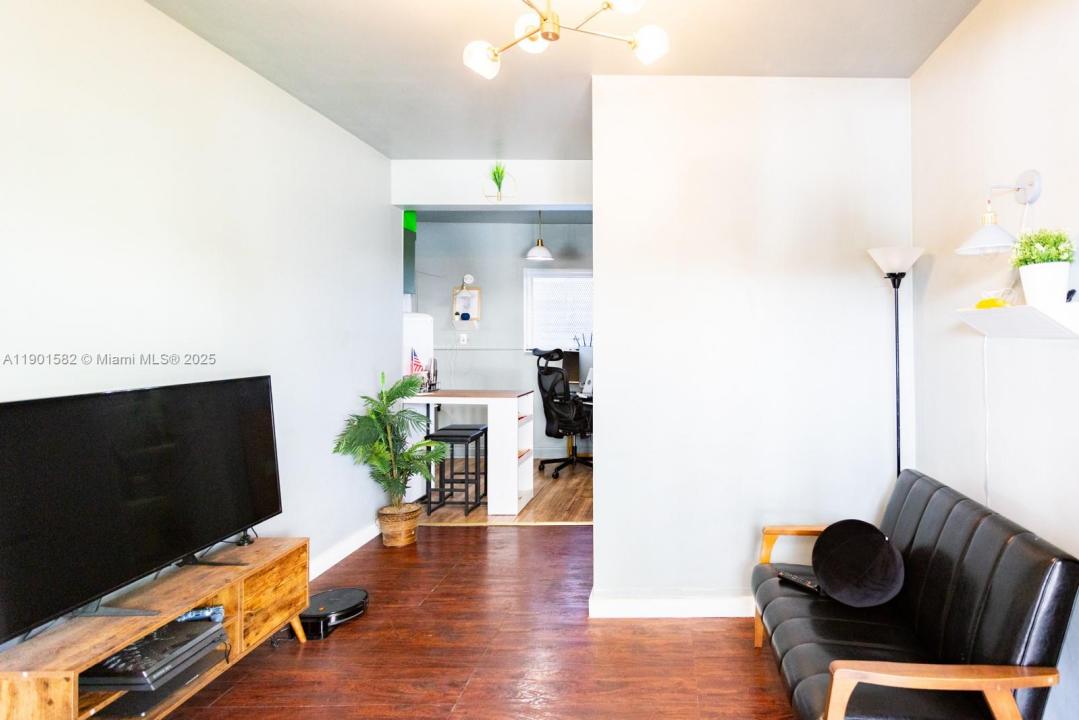 8420 Byron Ave 6, Miami Beach, 佛罗里达州 33141, 美国