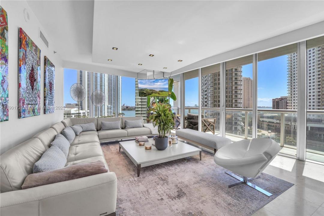 465 Brickell Ave 1001, Miami, Florida 33131