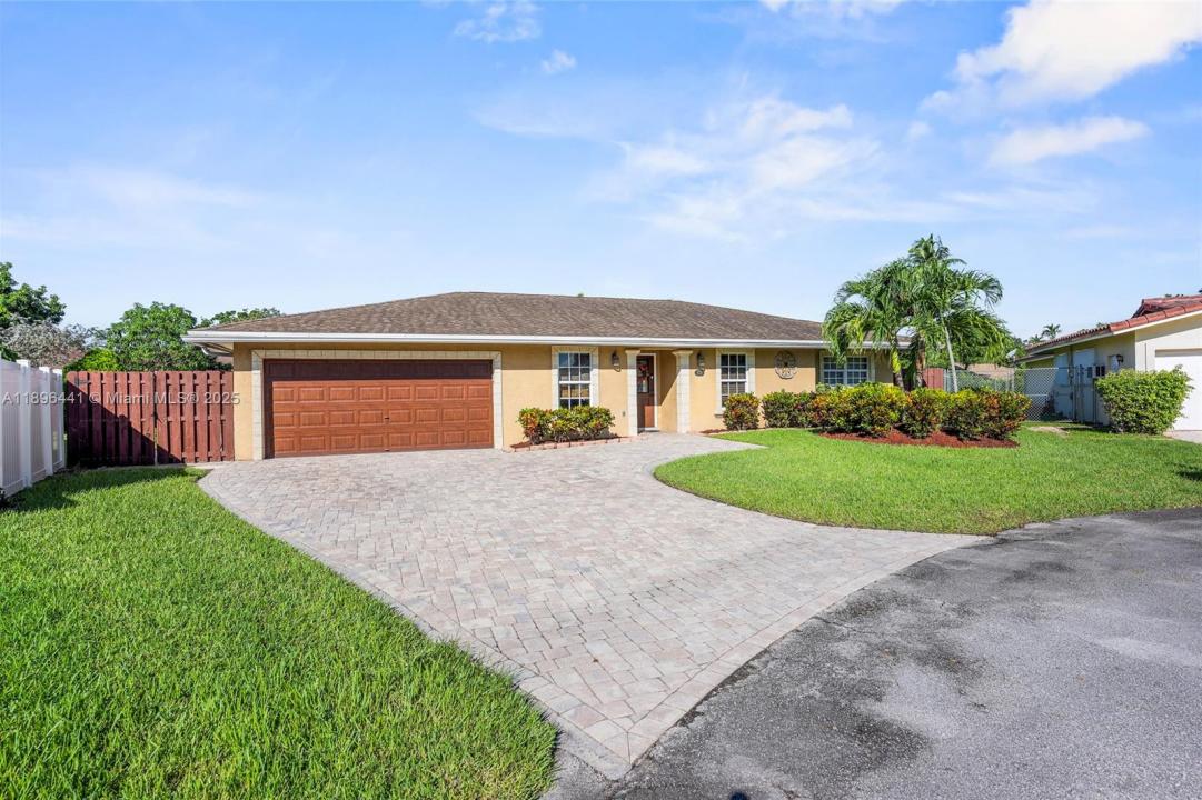 835 W Plantation Cir, Plantation, Florida 33324