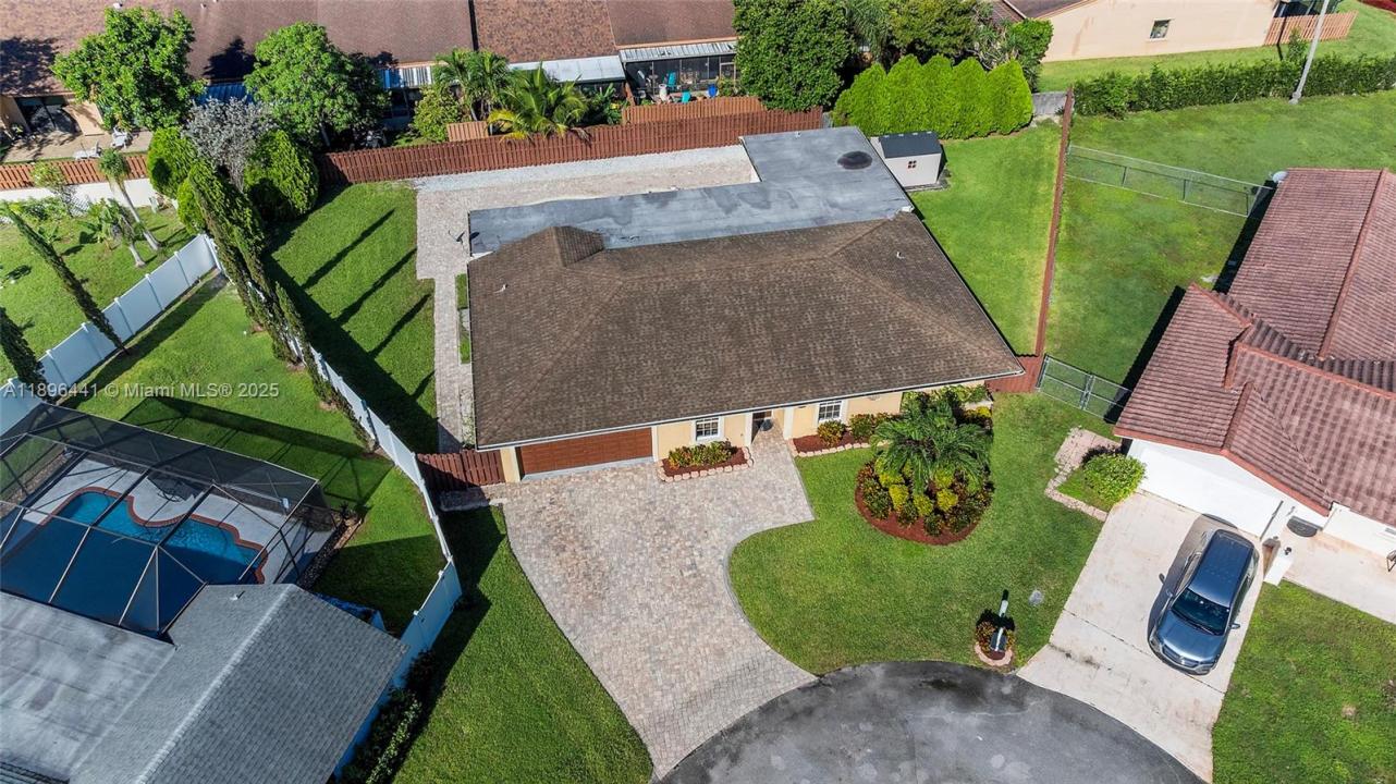 835 W Plantation Cir, Plantation, Florida 33324