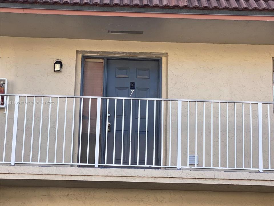 3750 NW 115th Ave 7-5, Coral Springs, Florida 33065, USA