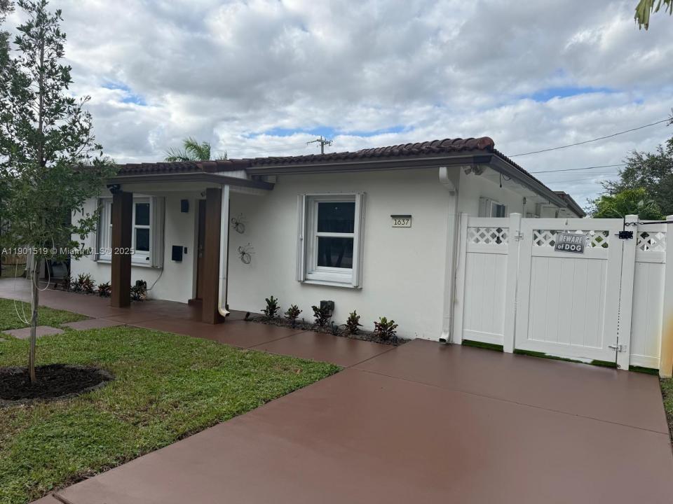 1637 SE 1st St 00, Pompano Beach, Florida 33060, Estados Unidos