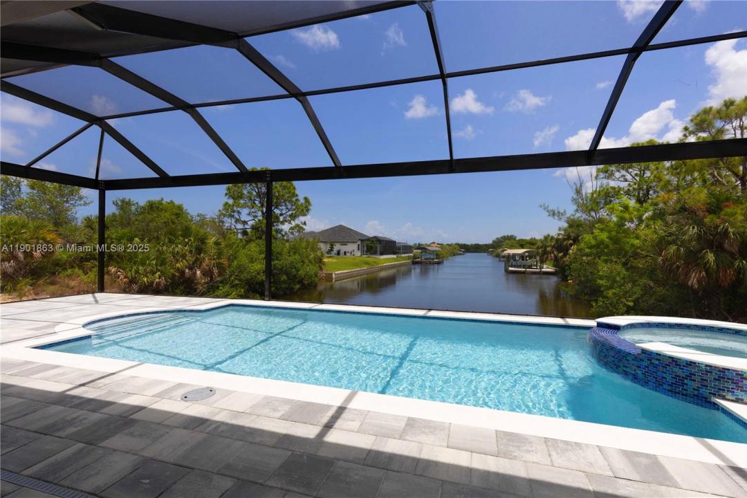 4009 W Jacaranda Pkwy, Cape Coral, Florida 33993