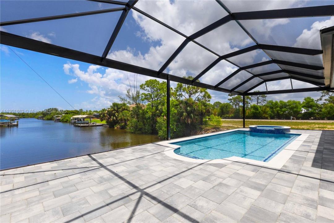 4009 W Jacaranda Pkwy, Cape Coral, Florida 33993