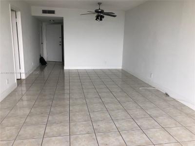 2450 NE 135th St 408, North Miami, Florida 33181, USA