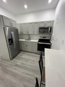 15030 SW 28th St 2, Miami, Florida 33185, USA