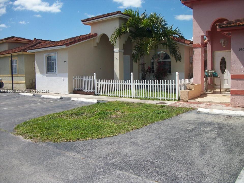 9307 NW 121st St 77, Hialeah Gardens, Florida 33018