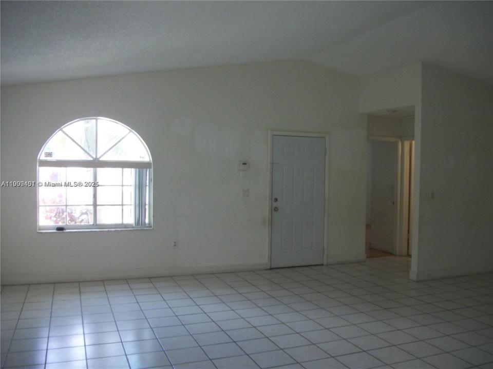 9307 NW 121st St 77, Hialeah Gardens, Florida 33018