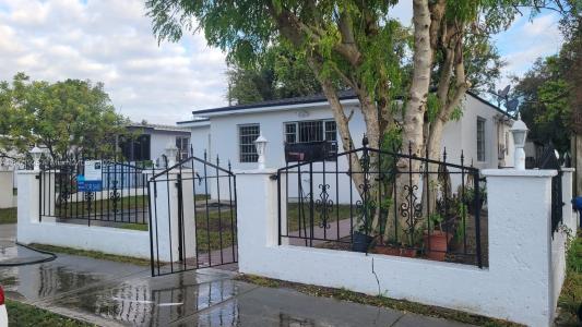 2951 NW 49th St, Miami, Florida 33142, USA