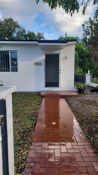 2951 NW 49th St, Miami, Floryda 33142, USA