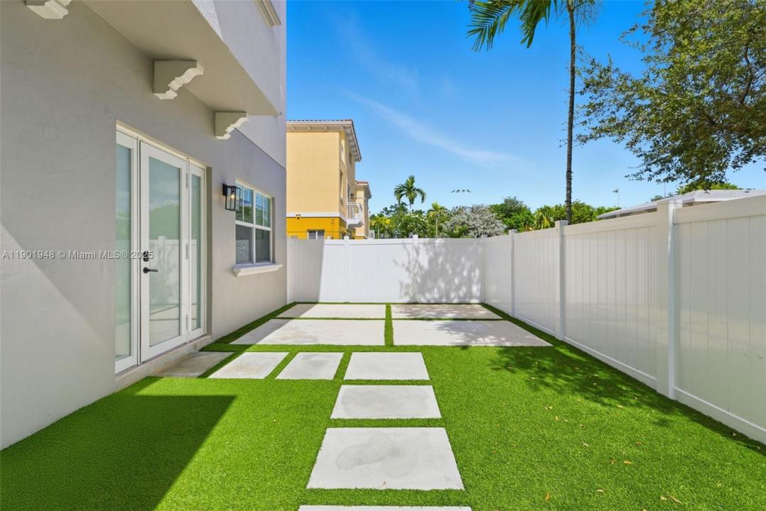 623 NE 11th Ave, Fort Lauderdale, Floryda 33304, USA