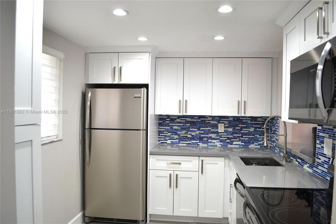 8045 SW 107th Ave 303, Miami, Флорида 33173, Соединенные Штаты