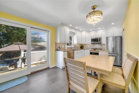 102 Lafayette Street, Babylon, ニューヨーク 11726, アメリカ合衆国