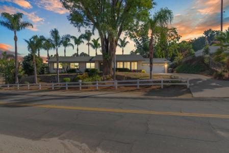 Golden Star, Riverside, كاليفورنيا 92506, الولايات المتحدة