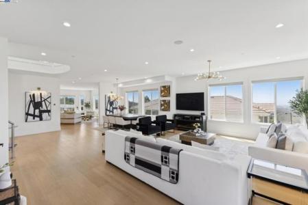 Sarita St, Hayward, Califórnia 94542, Estados Unidos