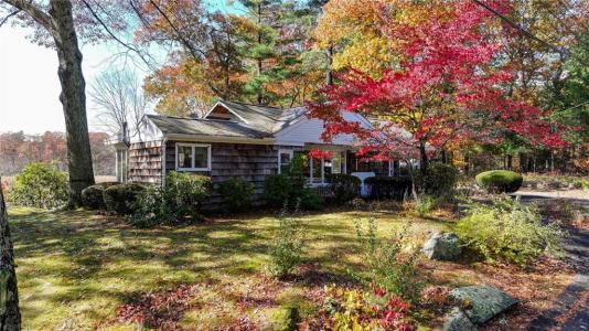 711 Black Plain Road, North Smithfield, Rhode Island 02896, Estados Unidos