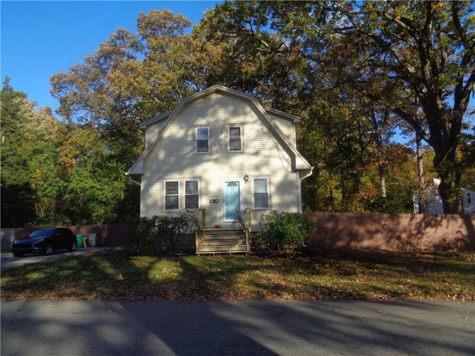 12 Lima Street, Warwick, Rhode Island 02889, USA