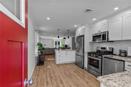 17 Paige Drive, Coventry, Rhode Island 02816, USA