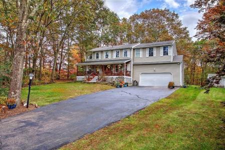 55 Whisper Lane, North Kingstown, RI 02852, USA