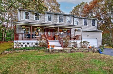 55 Whisper Lane, North Kingstown, Rhode Island 02852