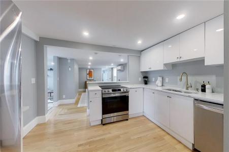 382 Spring Street 2, Newport, RI 02840, USA