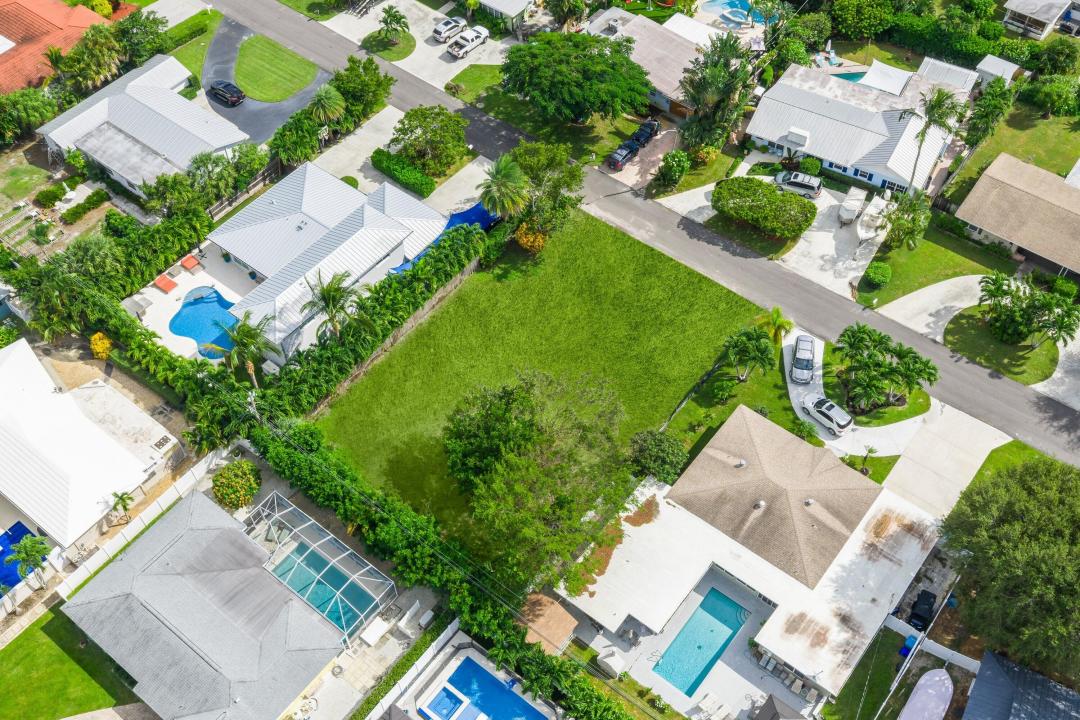 925 Sunset Road, Boynton Beach, Florida 33435