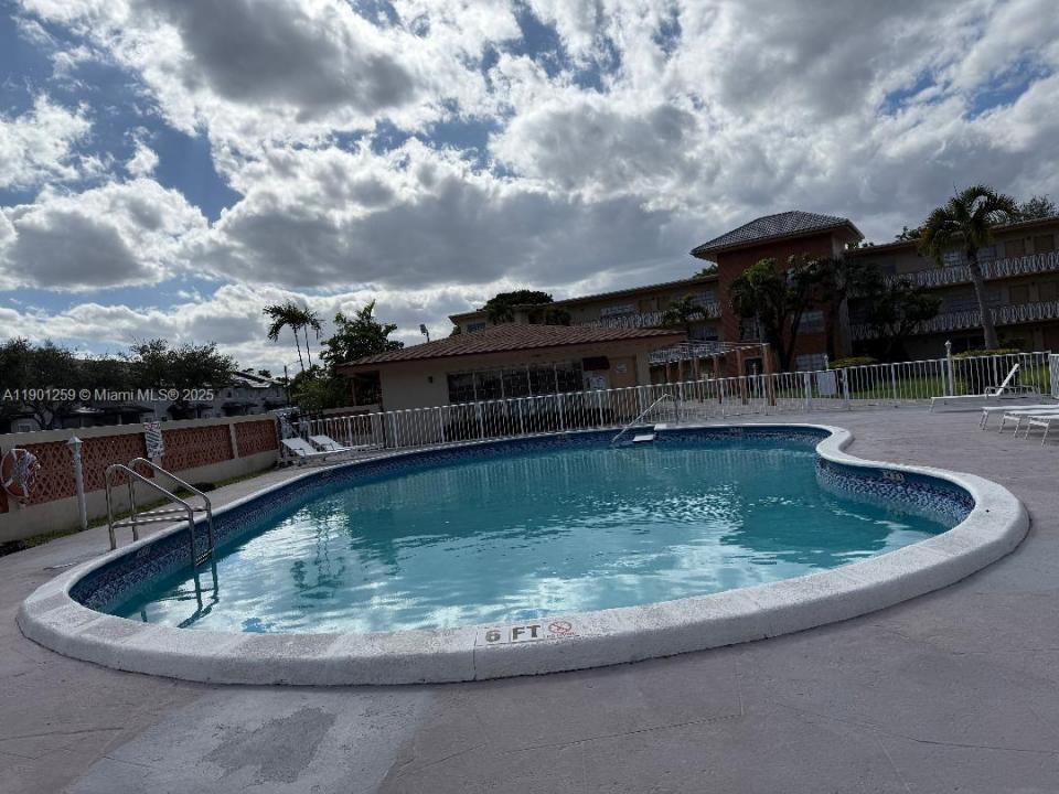 11840 NE 19th Dr 9, North Miami, フロリダ 33181, アメリカ合衆国