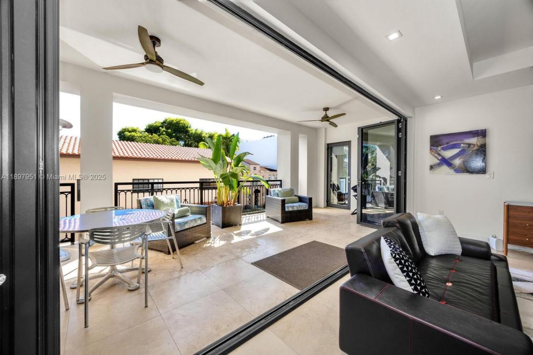 718 Valencia Ave 207, Coral Gables, Flórida 33134, Estados Unidos