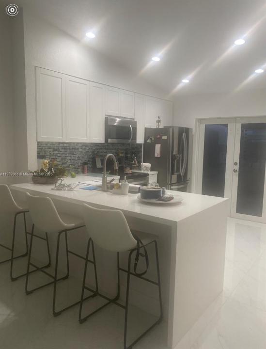 7539 NW 173rd Ter, Hialeah, Florida 33015